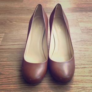 Kate spade tan leather pumps
